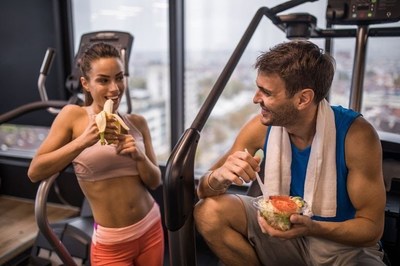 is-it-okay-to-eat-right-before-a-training-esquire-japan-6-1577703528.jpg